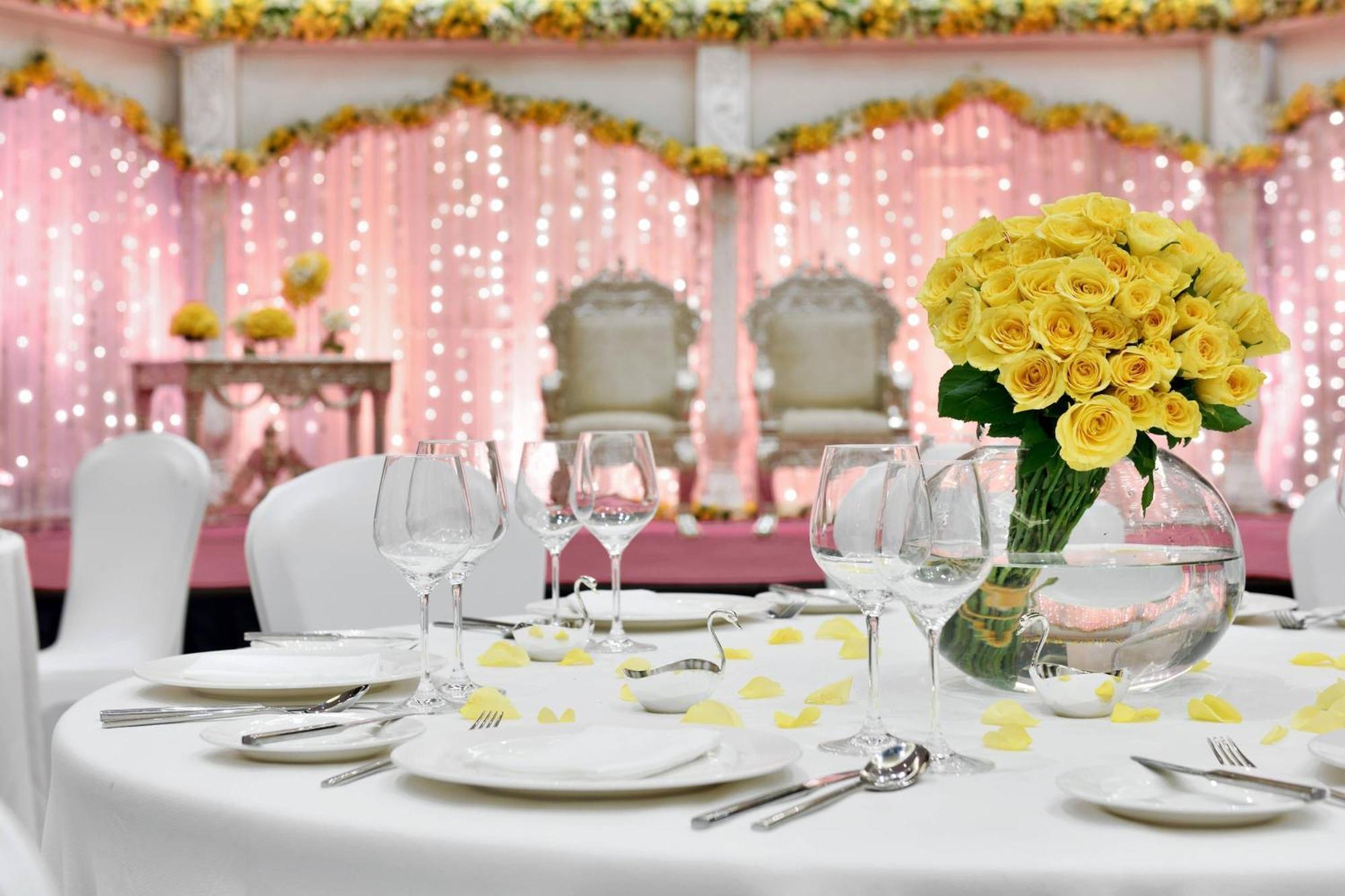 Renaissance Lucknow Hotel, Gomti Nagar Buitenkant foto