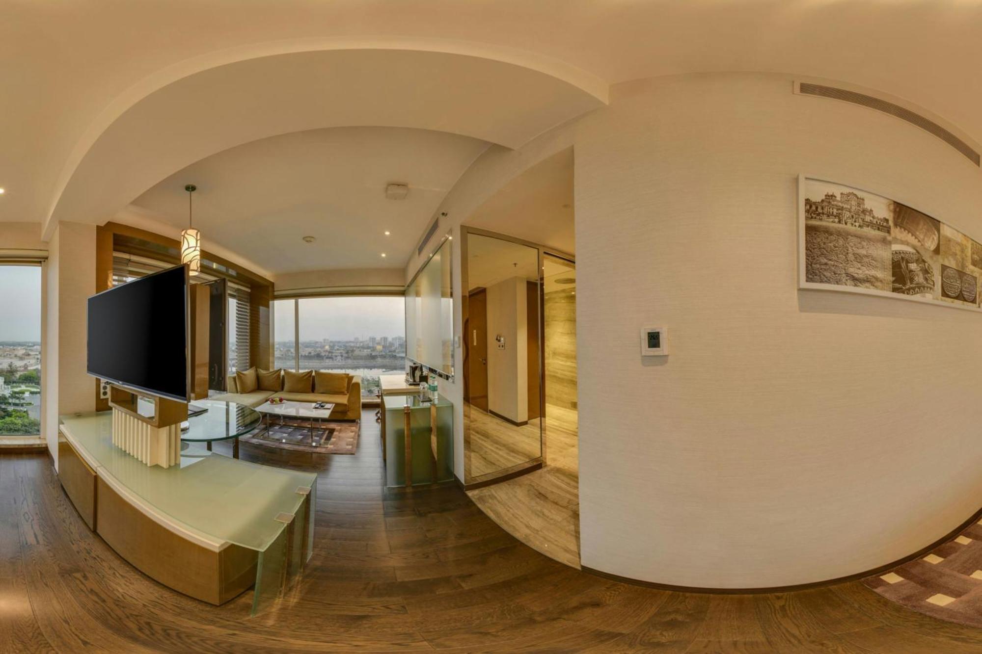 Renaissance Lucknow Hotel, Gomti Nagar Buitenkant foto